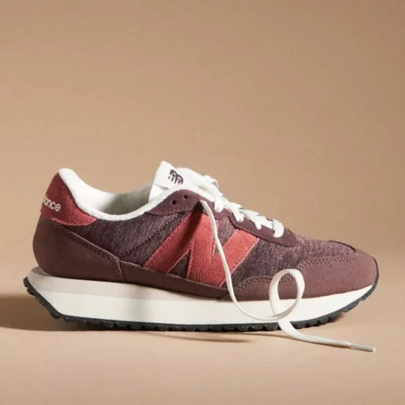 New Balance Women's 237 V1 Classic Sneaker - Picture 1 of 7
